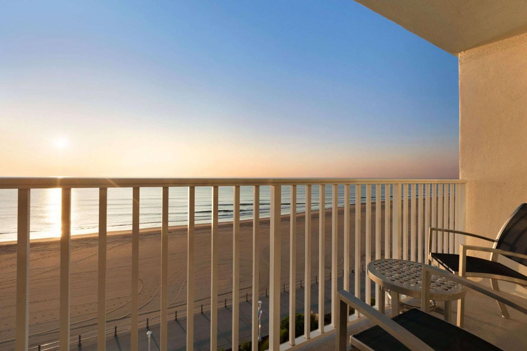 Surfbreak Virginia Beach Oceanfront, Ascend Hotel Collection Eksteriør billede